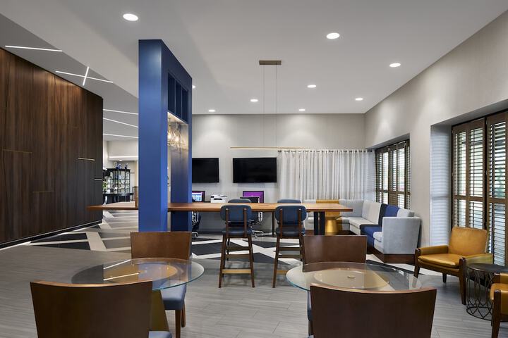 Crowne Plaza Providence-Warwick Airport by IHG