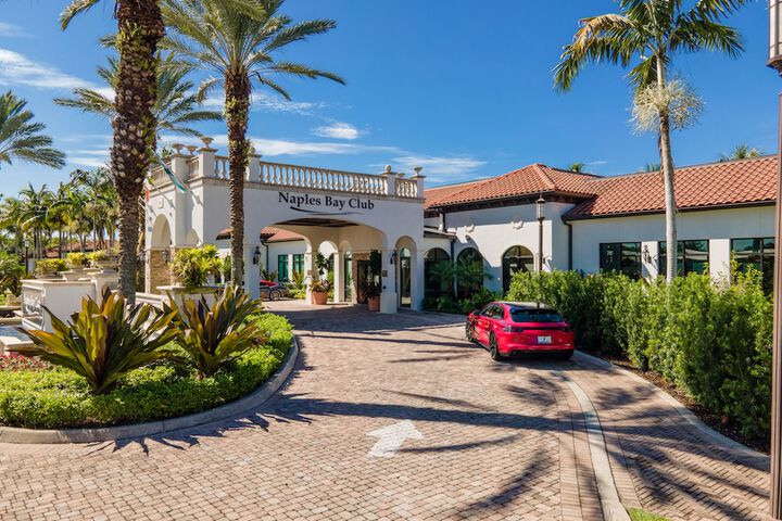 Naples Bay Resort & Marina