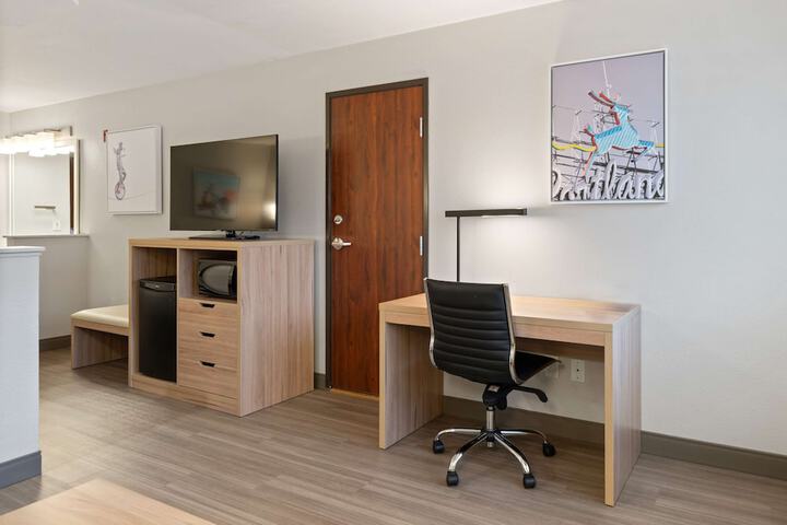 Best Western Lake Oswego / Portland Hotel & Suites