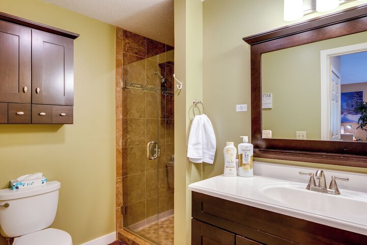 Bartlett Townhome w / Balcony: 1 Mi to Ski Resort!