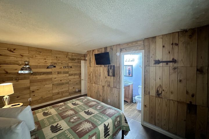 Room 27 of 36