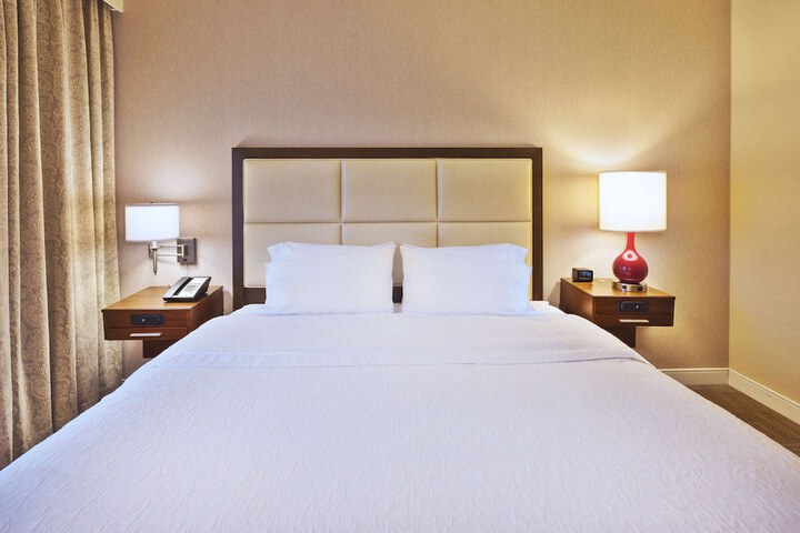 Hampton Inn & Suites Providence / Warwick-Airport