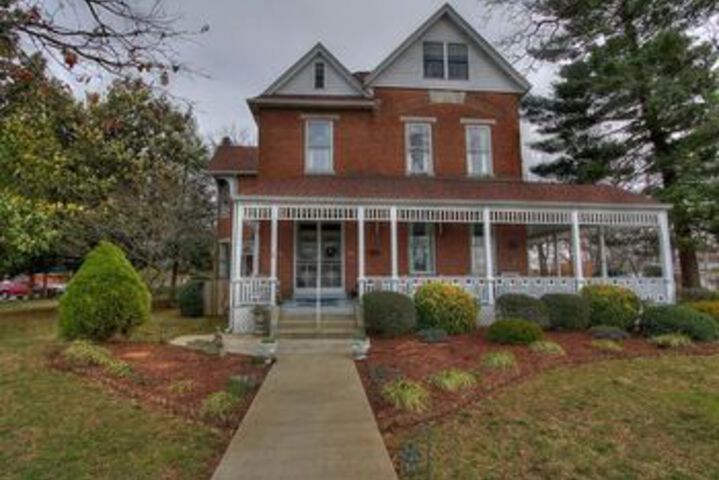 Victorian House Bed & Breakfast