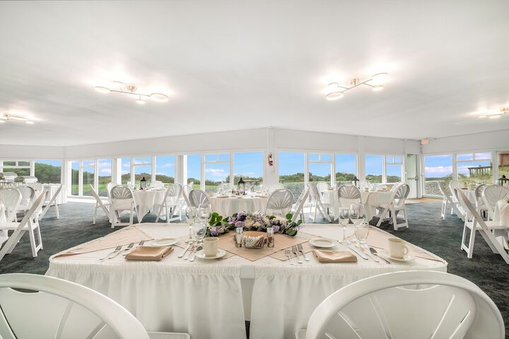 Hallmark Resort - Newport