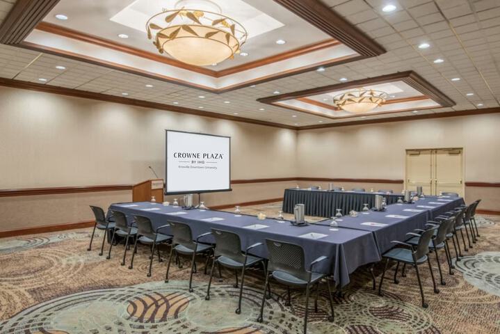 Crowne Plaza Knoxville Downtown University by IHG