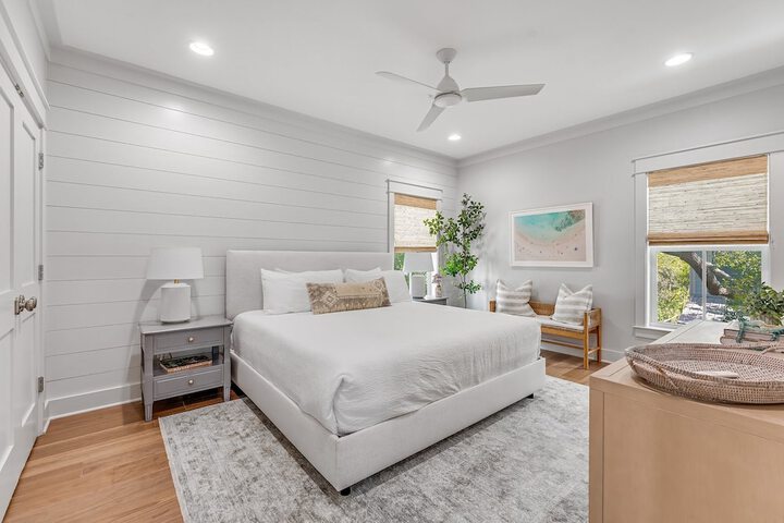Room 207 of 291