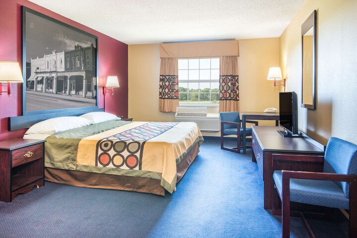 Room 25 of 32
