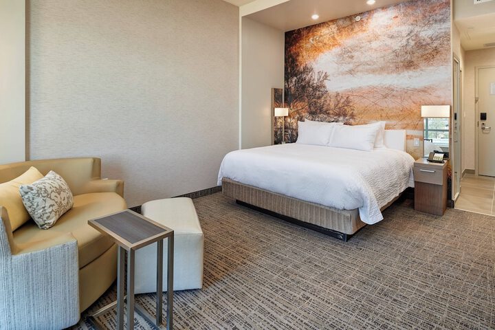 Room 17 of 51