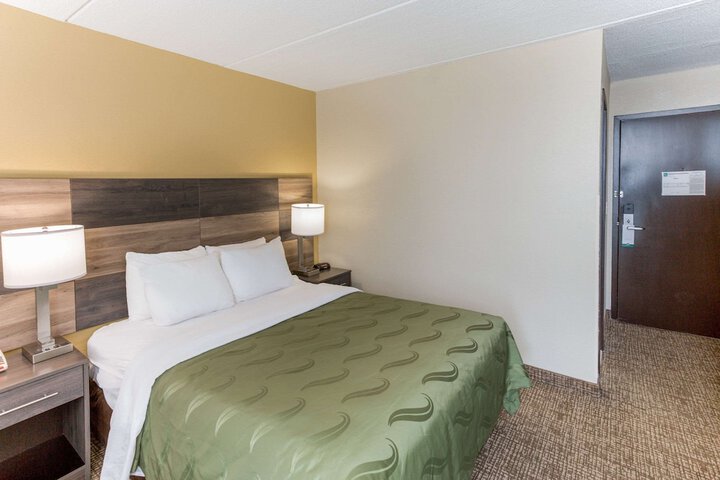 Room 16 of 32