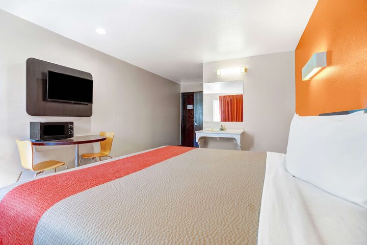 Room 21 of 24