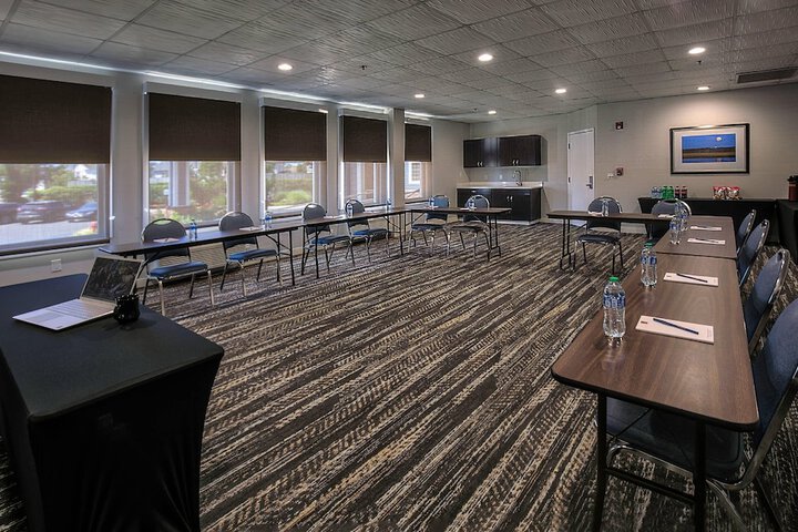 Comfort Suites Chincoteague Island Bayfront Resort