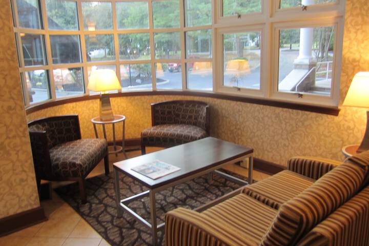 Best Western Plus The Inn & Suites at the Falls