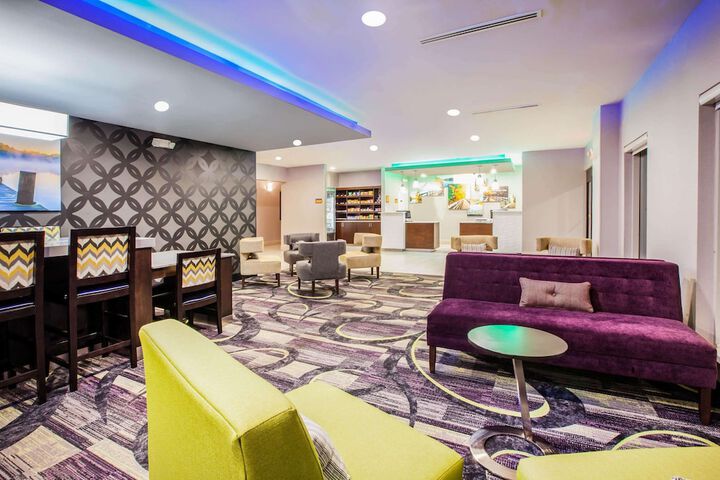 Hotel Interior 9 of 28