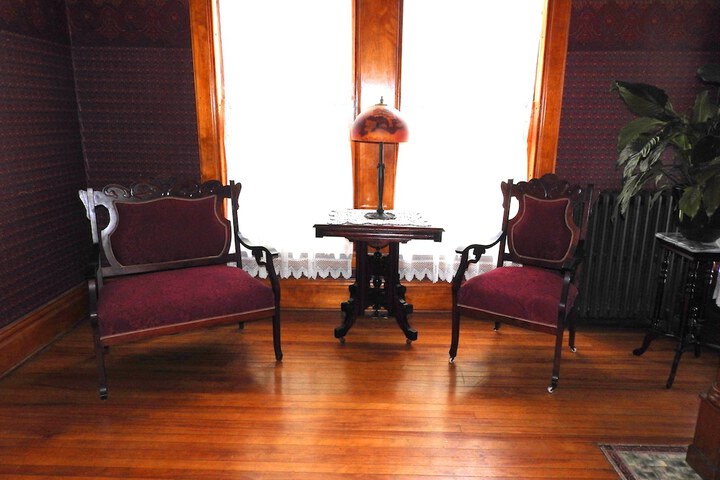 Champaign Garden Inn