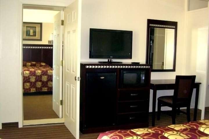 Room 35 of 41