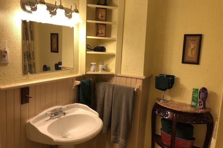 Room 41 of 82