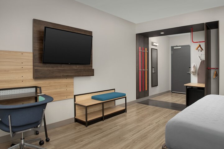 Room 16 of 47