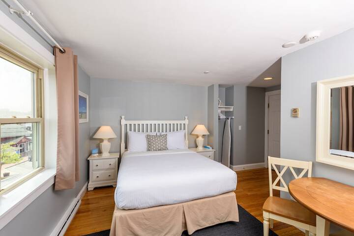 Room 42 of 104