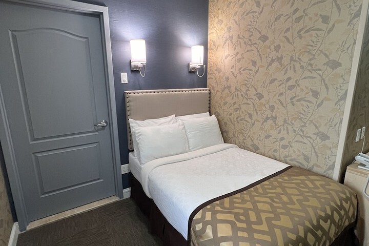 Room 21 of 45