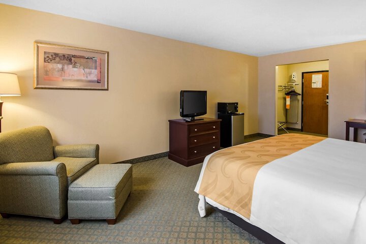Quality Inn Summersville - New River Area