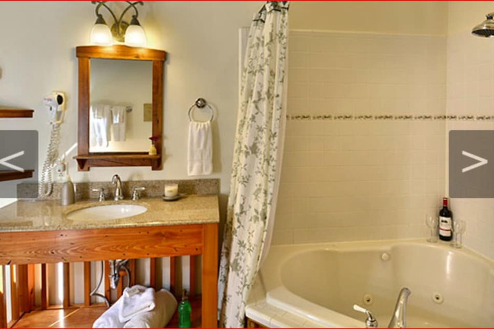 Bent Creek Lodge Bed & Breakfast