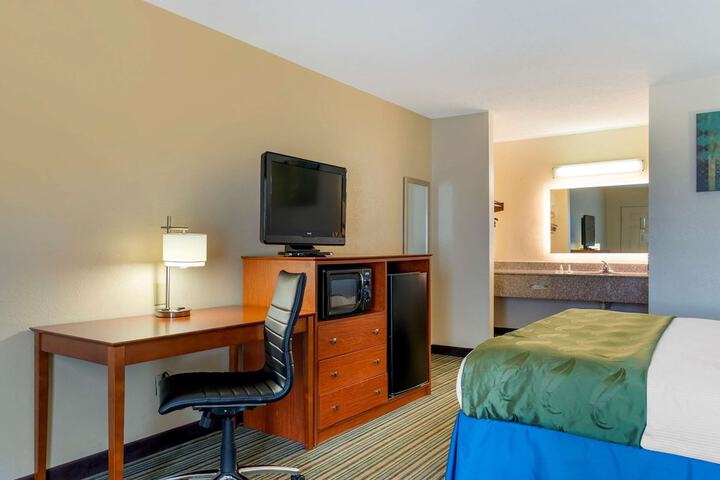 Room 28 of 44