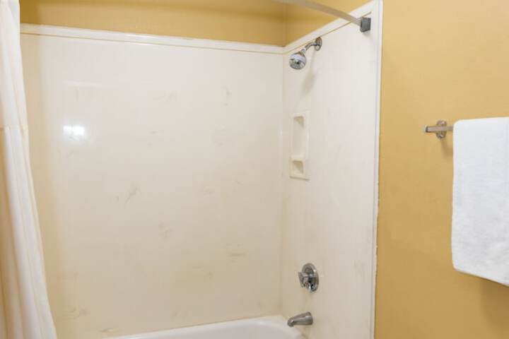 Room 12 of 21