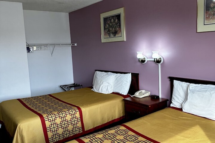 Room 30 of 53