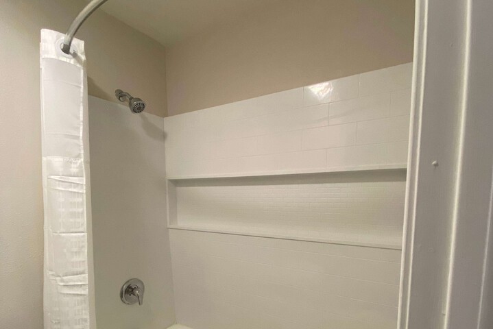 Room 18 of 28