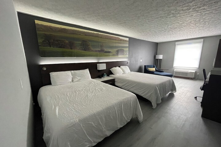 Luxor Inn & Suites a Travelodge by Wyndham
