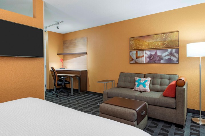 Room 14 of 23
