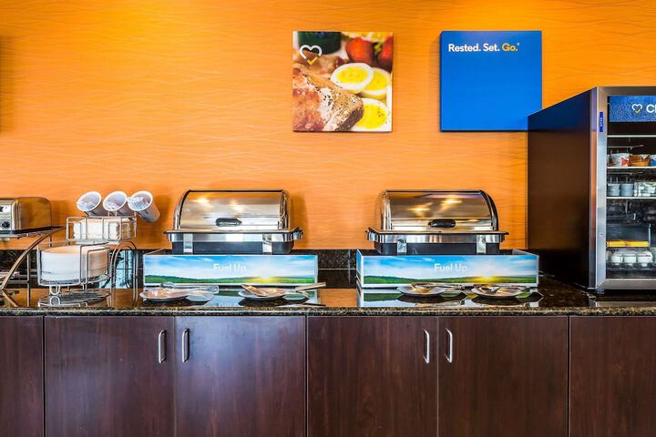 Comfort Inn & Suites Moore - Oklahoma City