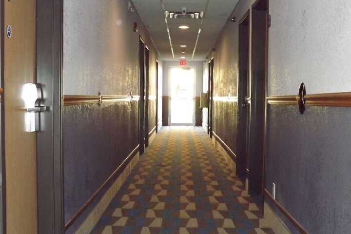 Ballroom/Hall 38 of 44
