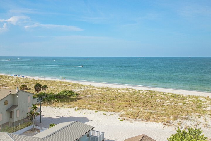 Barefoot Beach Club