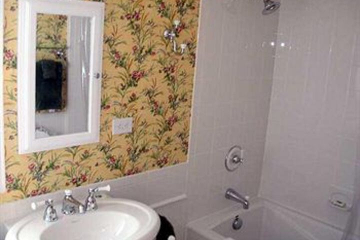 Fuquay Mineral Spring Inn & Garden
