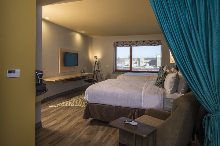 Room 27 of 48
