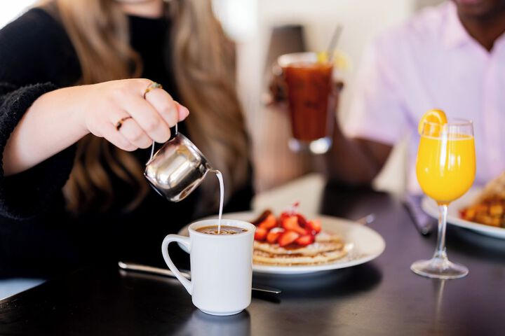 Breakfast/Coffee Service 100 of 161