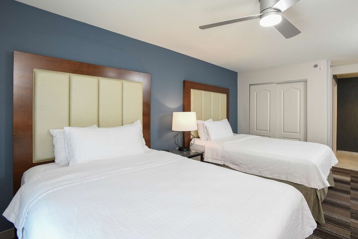 Room 34 of 76