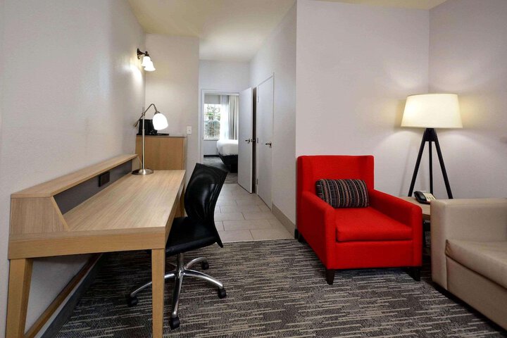 Country Inn & Suites by Radisson Asheville West near Biltmore