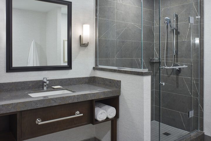 Delta Hotels by Marriott London Armouries