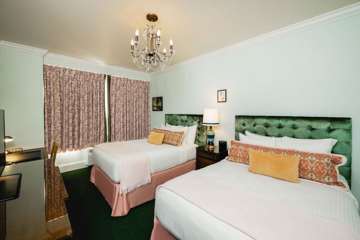 Room 42 of 95