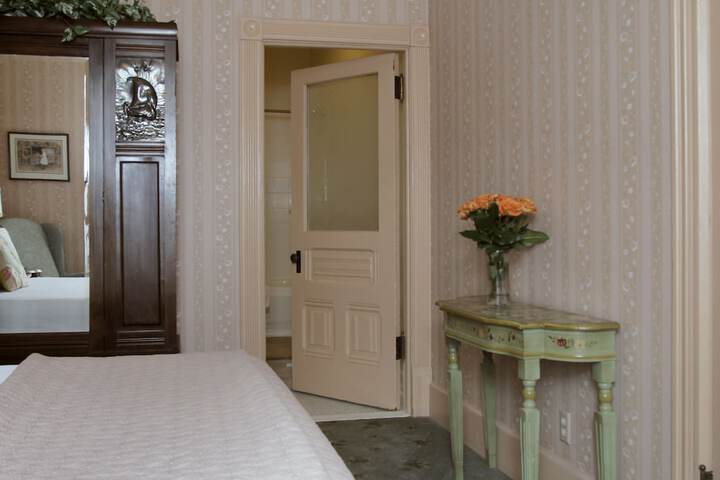 Room 36 of 65