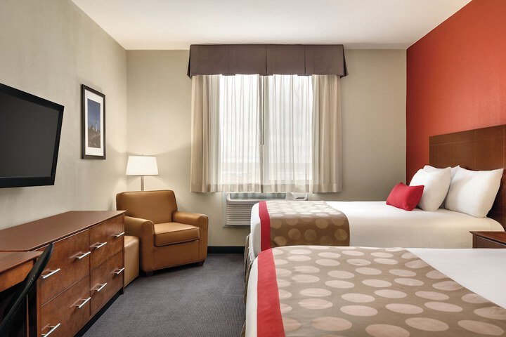 Room 11 of 25
