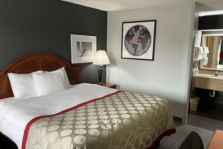 Room 15 of 40
