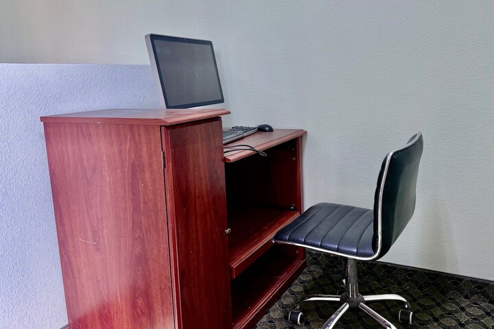 Business Center 32 of 32