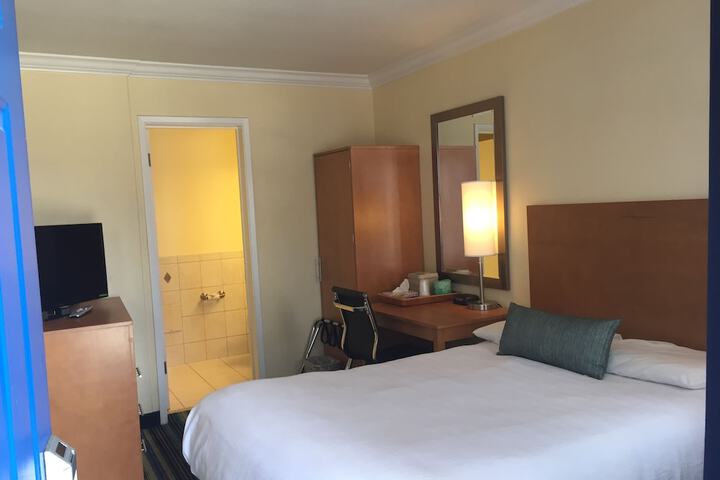 Room 9 of 17