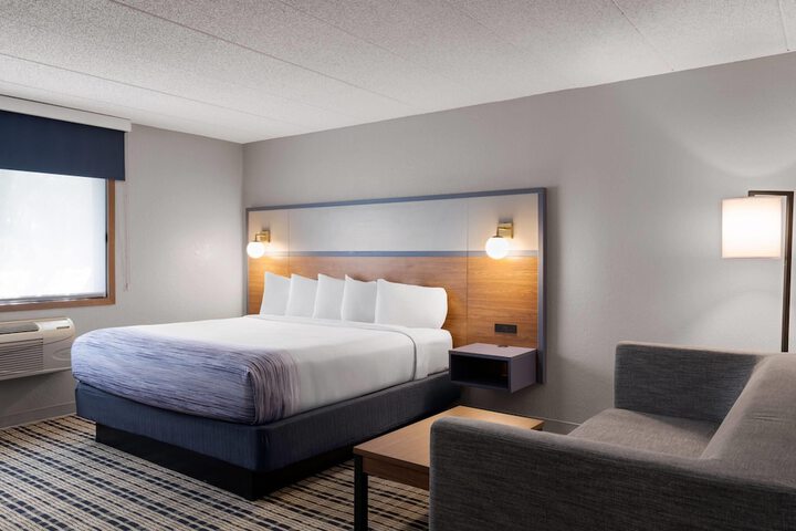 AmericInn by Wyndham Alexandria