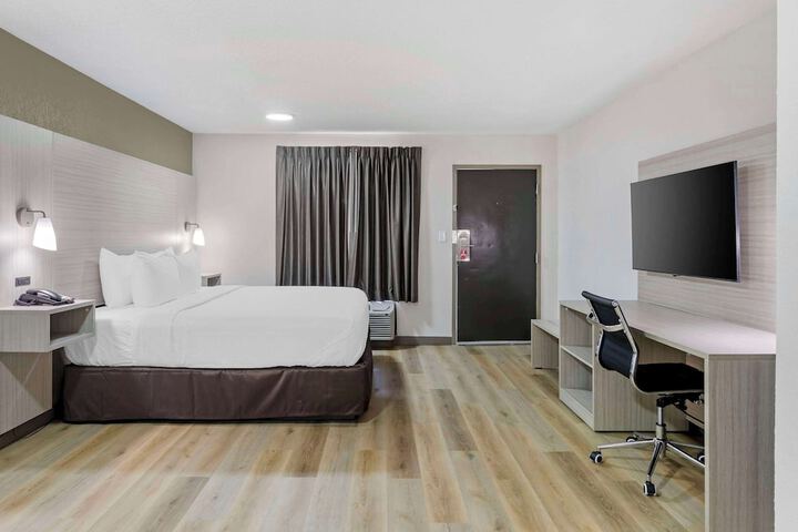 Room 25 of 29