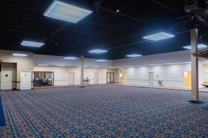 Ballroom/Hall 31 of 32