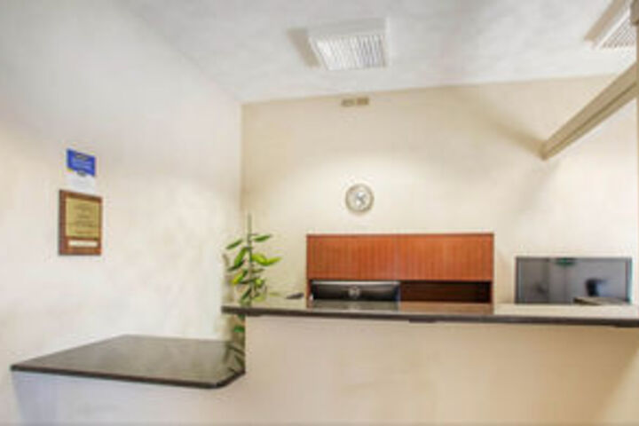 美茵斯坦套房酒店(MainStay Suites)
